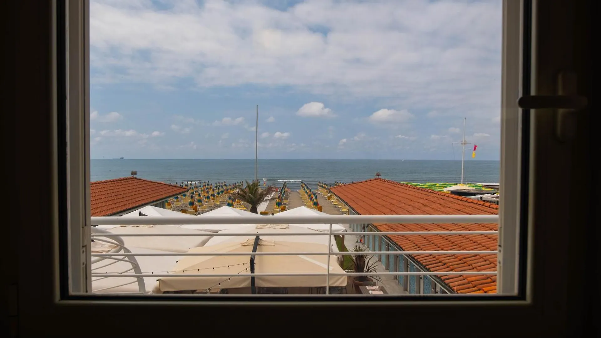 Bagno Lunezia Marina Di Carrara 0*,  Italia